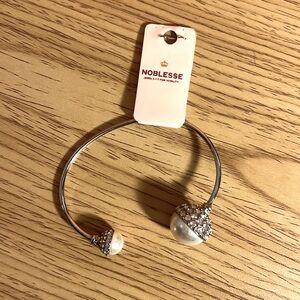 Silver Adjustable Bracelet with Pearl Details